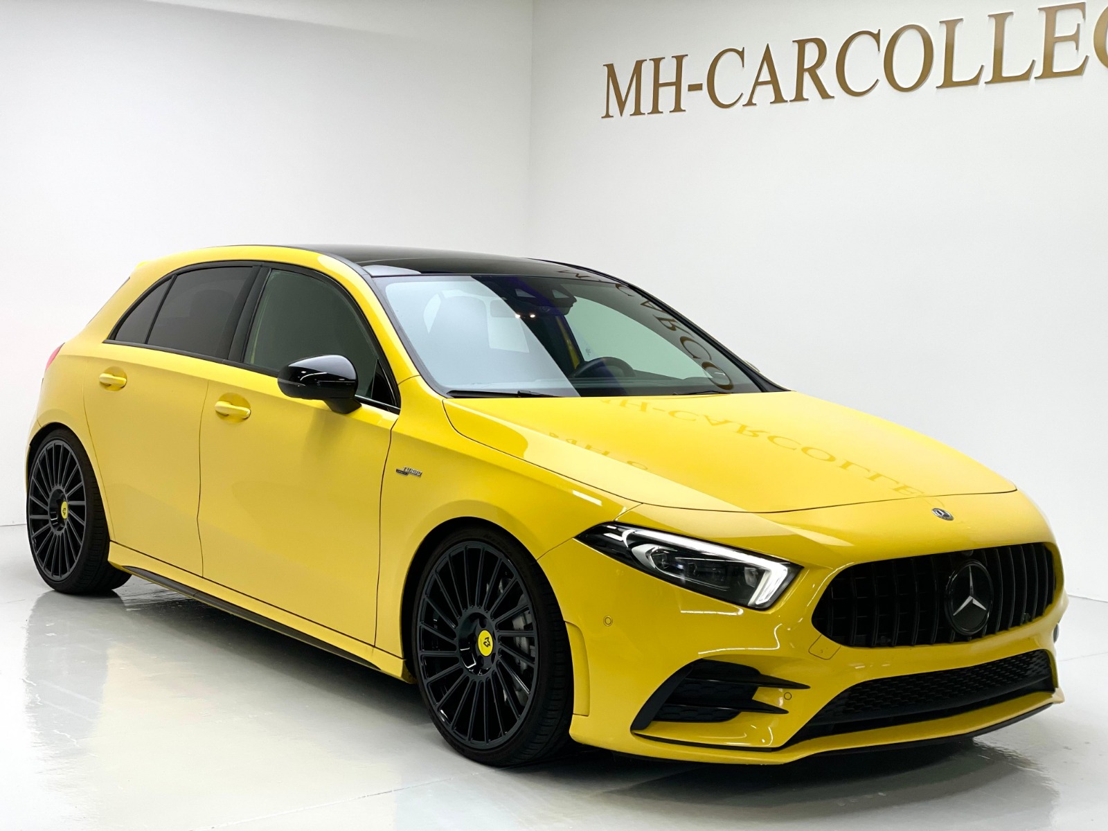 Mercedes Benz A 35 AMG Mercedes Benz A 35 AMG