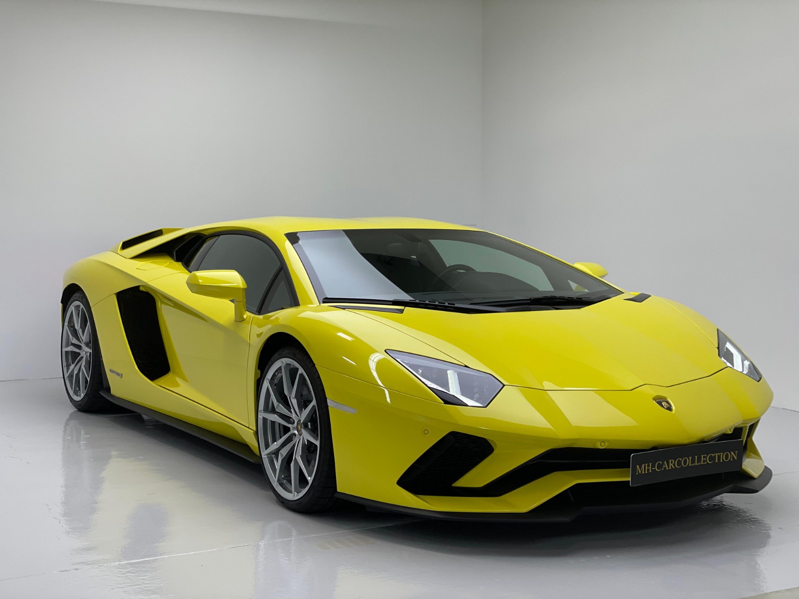 Lamborghini Aventador S Lamborghini Aventador S