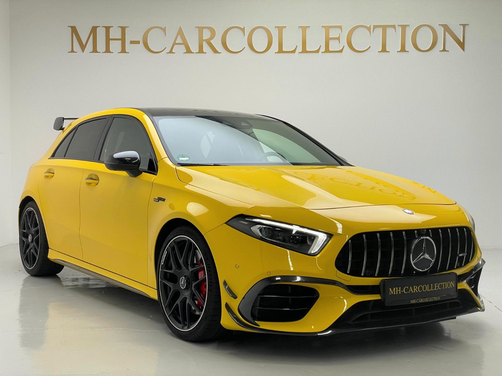 A45 S AMG*AERO*AKRAPOVIC *PERF-SEATS*TRACK PACE